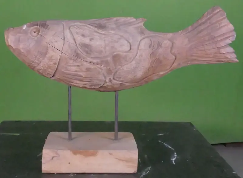 Product image 3 of the product “carved koi wood on stand S made from teak root pieces, 53cm length ”